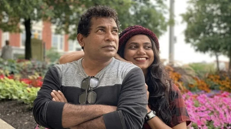 কলকাতায় কি হামলার শিকার মোশাররফ করিম? সত্যিটা জানালেন স্ত্রী জুঁই