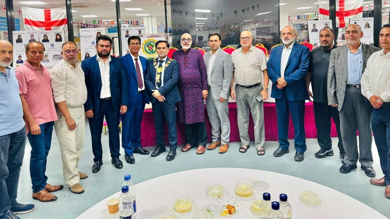 রাজকীয় সম্মাননা ‘এমবিই’ পেলেন কবি আবু তাহের, লন্ডনে সংবর্ধনা