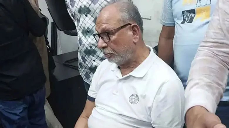 শাপলা চত্বর হত্যাযজ্ঞ: ট্রাইব্যুনালের নির্দেশে কারাগারে সাবেক মন্ত্রী লতিফ সিদ্দিকী
