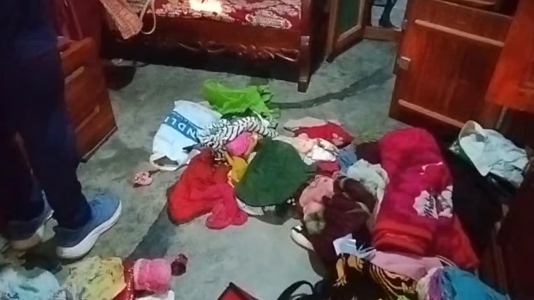 খাবার খেয়ে পরিবার হাসপাতালে, ফাঁকা বাড়িতে অভিনব চুরি
