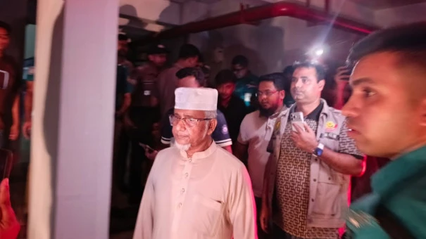 এমপি গাজী নজরুল ও তার প্রথম স্ত্রী থানায় জিজ্ঞাসাবাদের মুখে