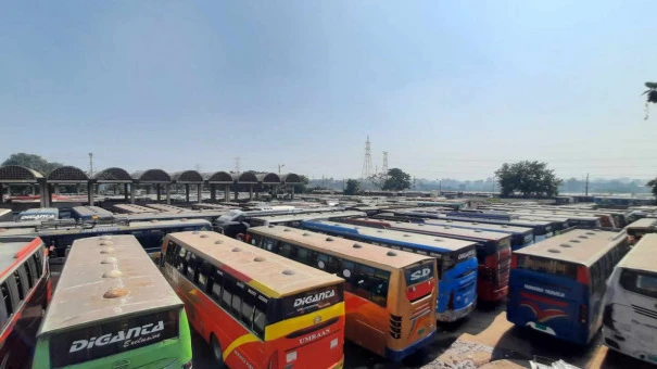 জ্বালানির দাম বৃদ্ধিতে ঢাকা-খুলনা রুটে বাস ভাড়া বাড়ল ৫০ টাকা