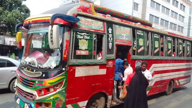 বাসভাড়া বৃদ্ধি নিয়ে মালিক পক্ষের চূড়ান্ত সিদ্ধান্তের অপেক্ষায় শ্রমিকরা