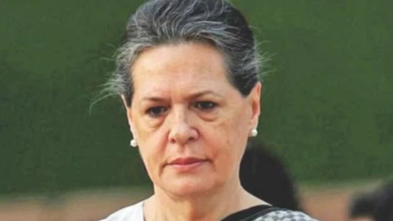 সোনিয়া গান্ধীর নাগরিকত্ব মামলা পুনরায় চালুর নির্দেশ আদালতের