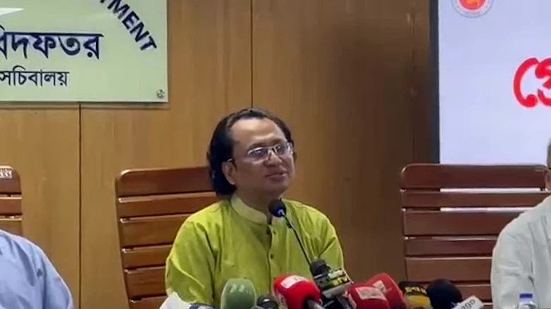 ককটেল ফুটিয়ে সরকার পতন সম্ভব নয়: রাজনৈতিক বিশ্লেষক জাহেদ উর রহমান