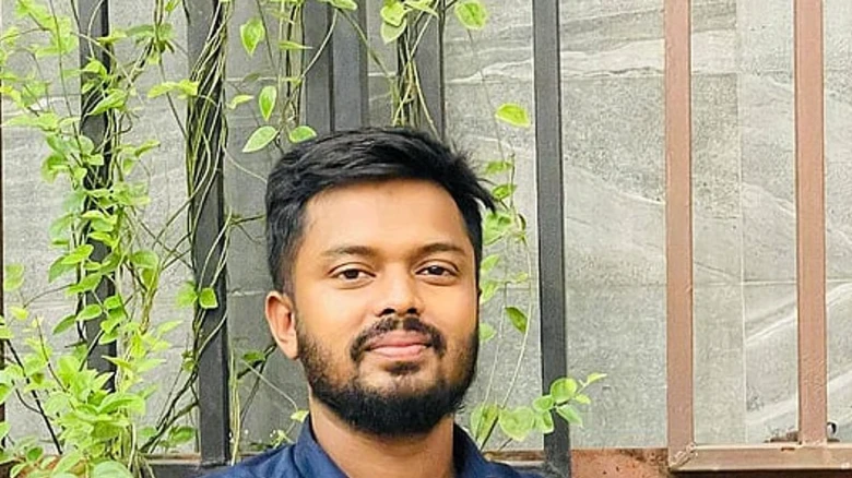 জ্বালানি তেলের দাম নিয়ে ফেসবুক পোস্ট: শোকজ খেলেন ছাত্রদল নেতা
