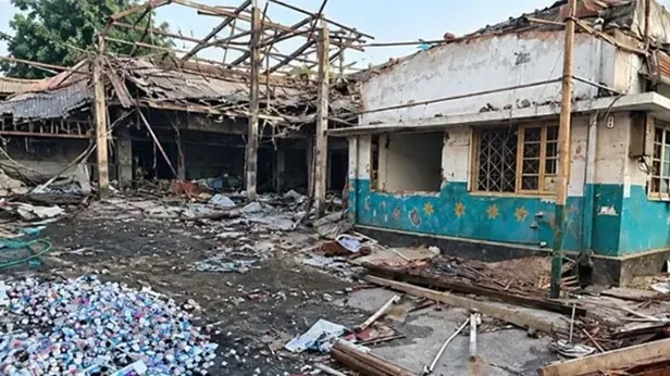 মিরপুরে স্বাস্থ্যকেন্দ্রে হামলা ও গুঁড়িয়ে দেওয়ার ঘটনায় গ্রেপ্তার ৪