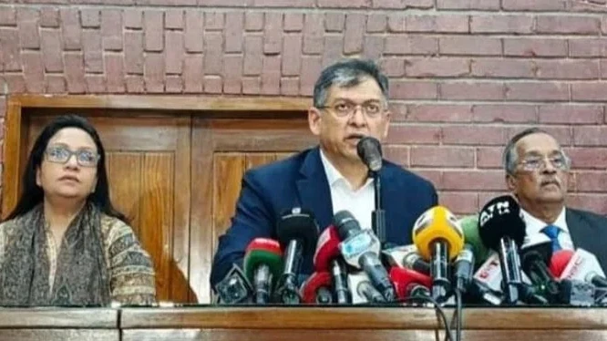 প্রধানমন্ত্রীর মেয়াদ ১০ বছর করার সিদ্ধান্তে অনড় সরকার, আলোচনার আহ্বান