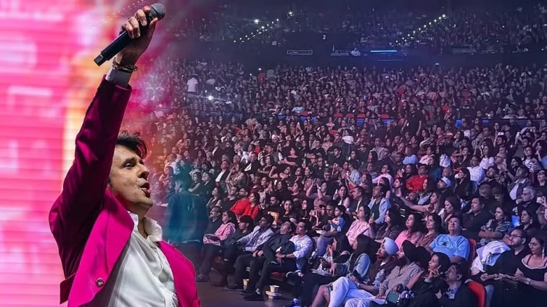 সিডনিতে শিলাবৃষ্টি উপেক্ষা করে সনু নিগমের কনসার্টে উপচে পড়া ভিড়