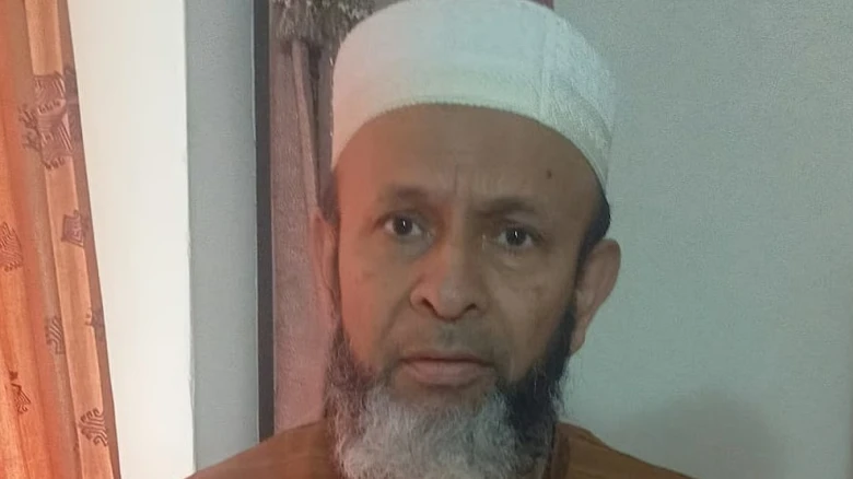 রাজধানীর ইসিবি চত্বরে নিউগিনি প্রপার্টিজের ভাঙচুরকৃত প্রকল্প এলাকা।