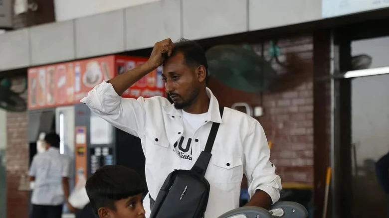 রিয়াদ বিমানবন্দর বন্ধ: ঢাকায় আটকা প্রায় তিন হাজার সৌদিযাত্রী