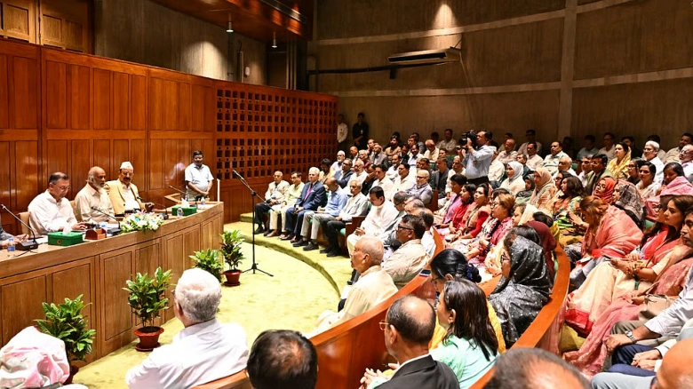 স্বৈরাচার ও গুপ্তরা এক হতে পারে: এমপিদের সতর্ক করলেন তারেক রহমান