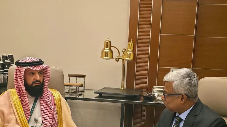 সৌদি আরবের রিয়াদে আন্তর্জাতিক জ্বালানি ফোরামের ফাঁকে দ্বিপক্ষীয় বৈঠকে অংশ নেন বাংলাদেশের প্রতিনিধিদল।