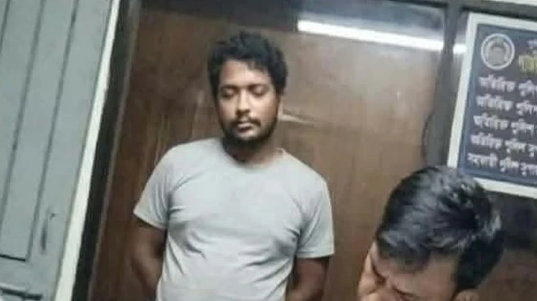 গাজীপুরে অন্তঃসত্ত্বা স্ত্রীর লাশ উদ্ধার, ৯৯৯-এ ফোন করে ধূমপান স্বামী