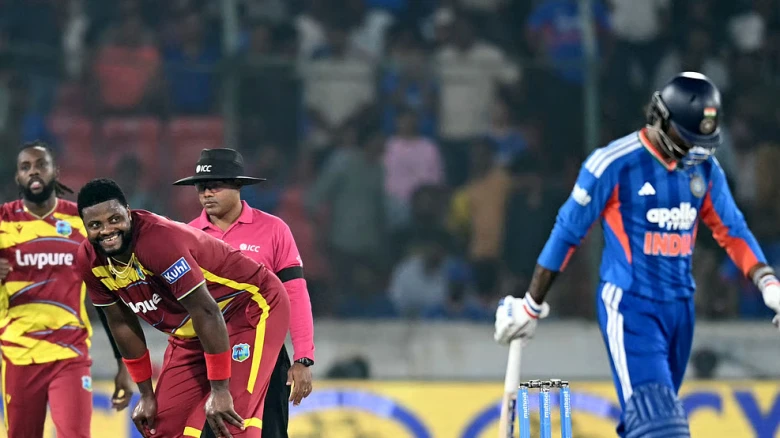 ওয়েস্ট ইন্ডিজের কাছে ২৪ রানে হেরে সিরিজে সমতা আনল ভারত