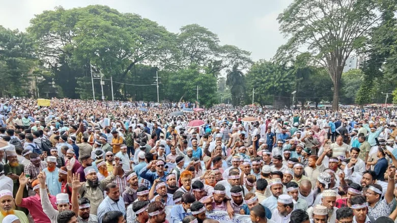 এমপিওভুক্ত শিক্ষক-কর্মচারীদের নতুন বেতনকাঠামো ও সরকারি আদেশ নিয়ে চলছে নানা আলোচনা।
