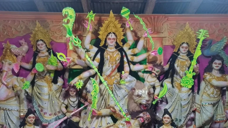 সাতক্ষীরায় ব্যতিক্রমী উপকূলে সাজানো দুর্গাপ্রতিমা।