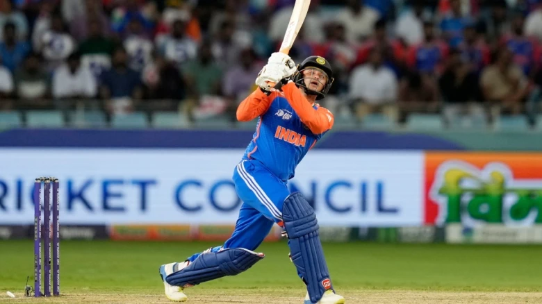 অভিষেক শর্মা হতে পারেন বিশ্ব ক্রিকেটের পরবর্তী ক্রিস গেইল: পূজারা