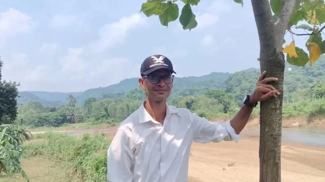 নেত্রকোনায় দোকানে বসে থাকা অবস্থায় সাংবাদিককে গুলি করে হত্যা