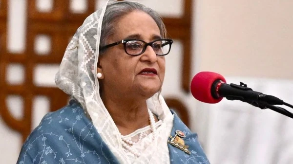 ডিসেম্বরে দেশে ফিরব, ভয় নেই: শেখ হাসিনা