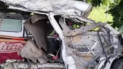 ফরিদপুরে বাস-অ্যাম্বুলেন্স সংঘর্ষে নিহত ৩