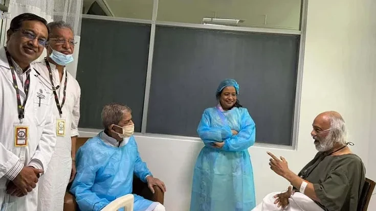অসুস্থ বিএনপি নেতা ড. আবদুল মঈন খানকে দেখতে হাসপাতালে রাষ্ট্রপতি
