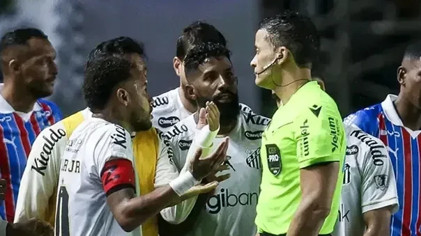 লাল কার্ড দেখে প্রতিপক্ষকে হুমকি দিলেন নেইমার, দুই ম্যাচ নিষিদ্ধ