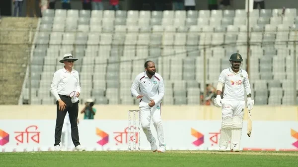 মিরপুর টেস্টে ব্যাটিং ধস, প্রথম সেশনেই গুটিয়ে গেল বাংলাদেশ