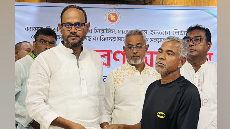 তৃণমূলে উন্নয়ন ও চিকিৎসা সহায়তা পৌঁছে দিচ্ছে সরকার: প্রতিমন্ত্রী টুকু